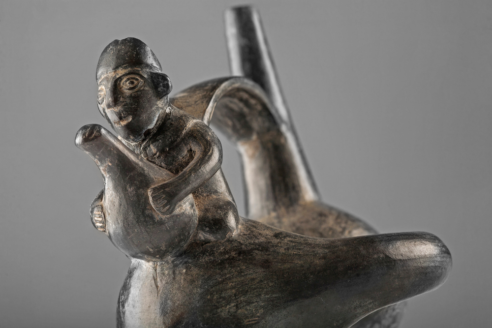 Exquisite pottery and colourful textiles of the Chimu Artisans. Exquisite pottery and colourful textiles of the Chimu Artisans.