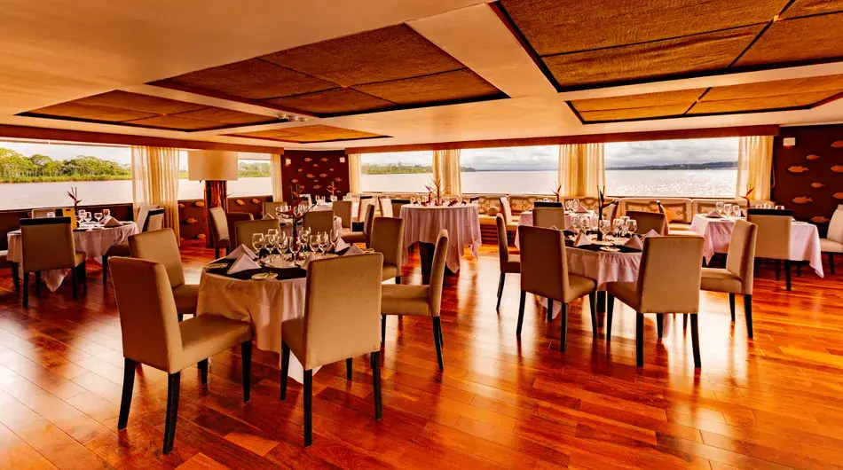 Delfin-III-dining Delfin-III-dining