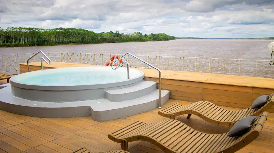 Delfin-III-jacuzzi1 Delfin-III-jacuzzi1