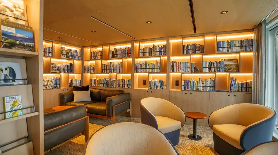 Quark Expeditions_Ultramarine_Library_ (4)_Web Quark Expeditions_Ultramarine_Library_ (4)_Web