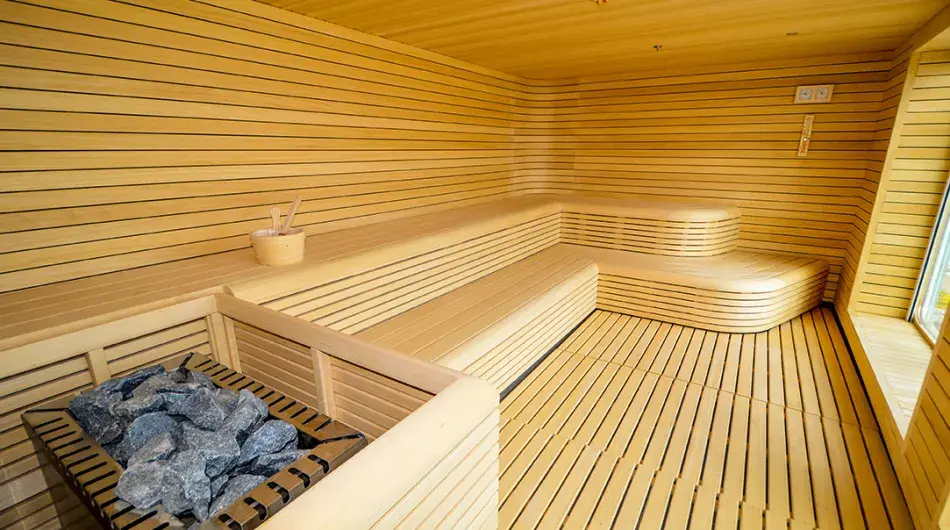 QuarkExpeditions_Ultramarine_Sauna_View02_Web QuarkExpeditions_Ultramarine_Sauna_View02_Web