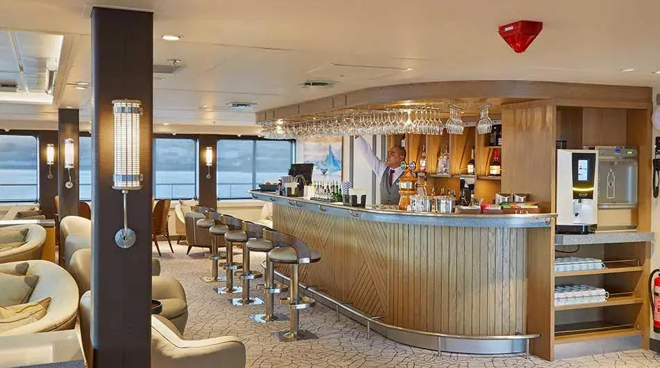 Magellan Explorer Bar Magellan Explorer Bar
