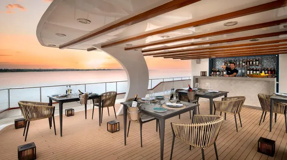 Galapagos Explorer Deck 3 Outdoor Dining Galapagos Explorer Deck 3 Outdoor Dining
