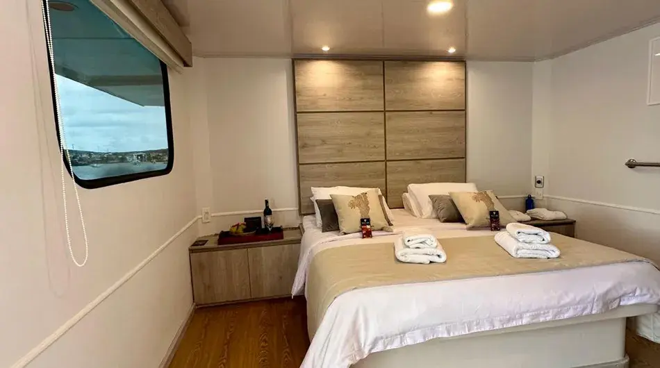 Upper deck suite cabin, Seaman Journey Upper deck suite cabin, Seaman Journey