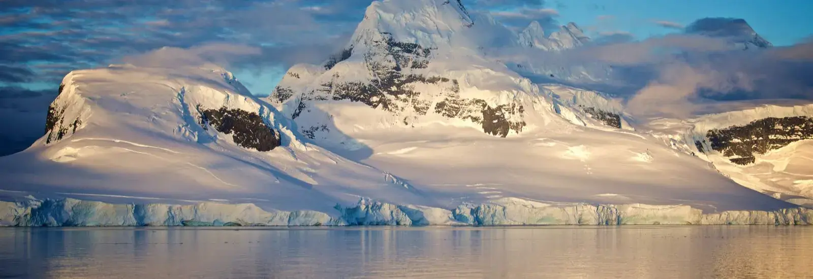 Falklands, South Georgia, Elephant Island & Antarctic Circle | Hondius Falklands, South Georgia, Elephant Island & Antarctic Circle | Hondius