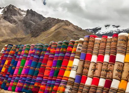 Peru’s Best Local Markets for Souvenirs Peru’s Best Local Markets for Souvenirs