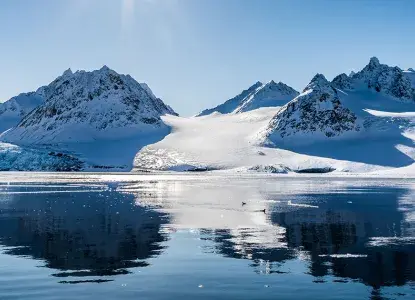 spitsbergen-4%20hero.jpg Arctic landscape