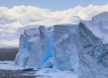 Huge-Atarctic-iceberg.jpg Huge-Atarctic-iceberg.jpg