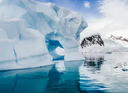 Weddell-sea-icebergs-hero.jpg Icebergs in the Weddell Sea)